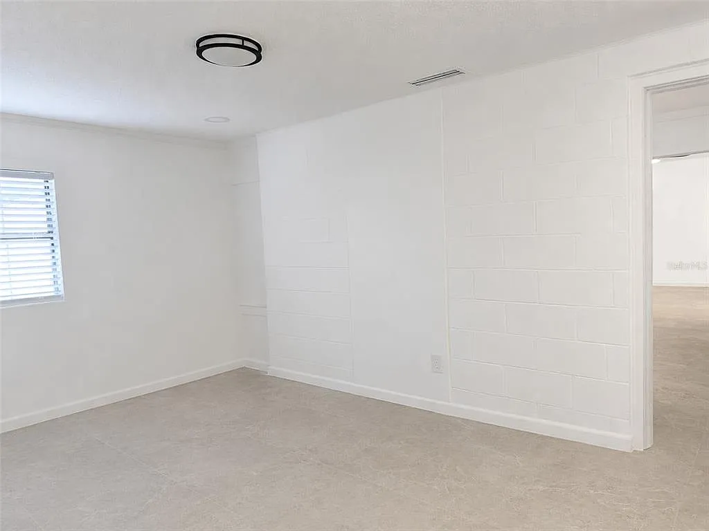 3 bed, 2.0 bath, 1178 sqft, $2,150 — Photo 4