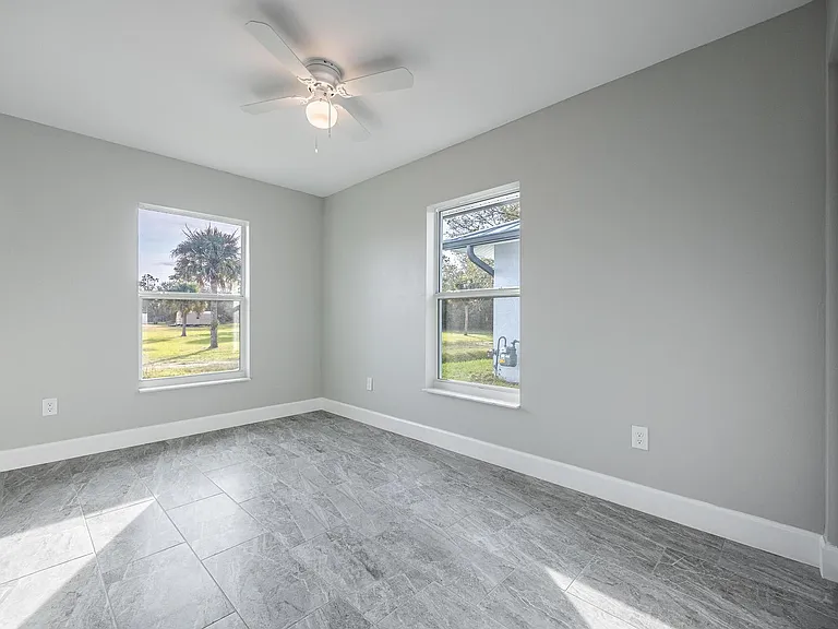 184 Broward Ave — Photo 6