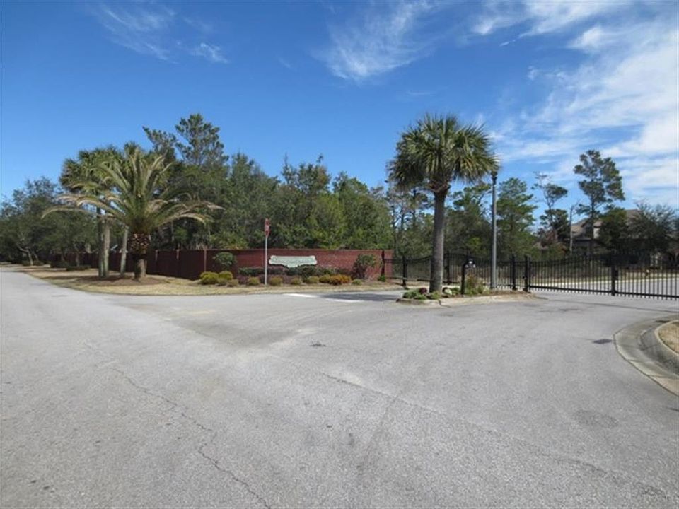 2nd image of 3A Manor Cir