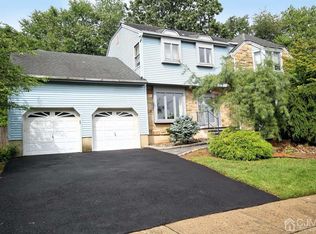 1 Victorian Dr, Old Bridge, NJ 08857