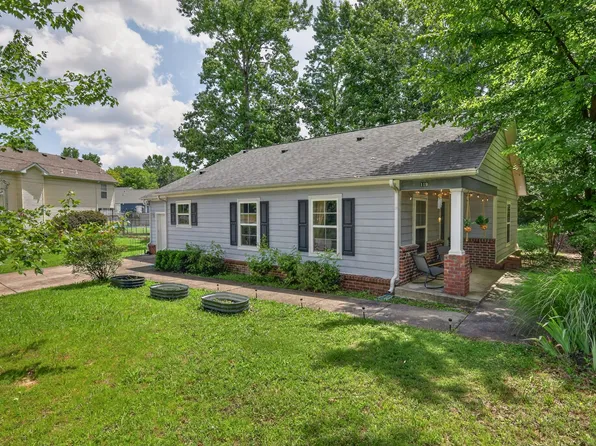119 Silver Leaf Cir, Dickson, TN 37055