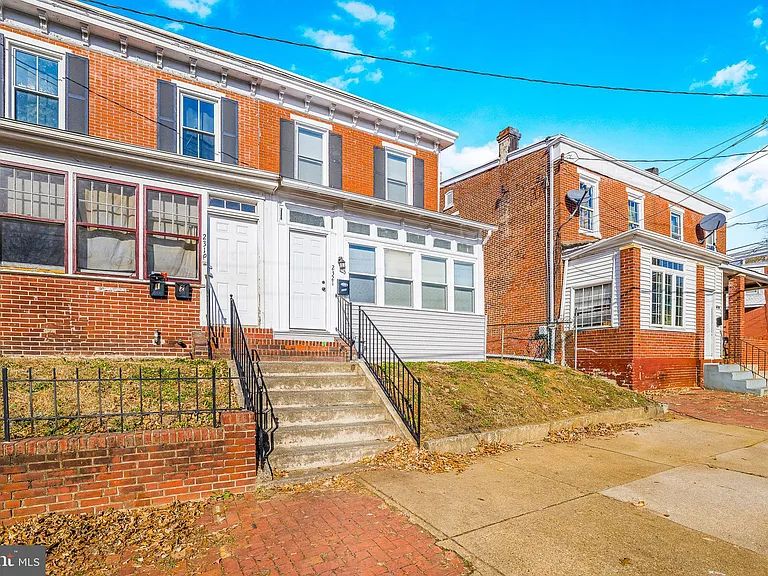 2321 N Tatnall St — Photo 33