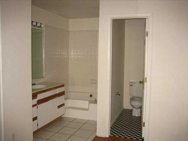 2841 Bluebonnet Dr — Photo 3