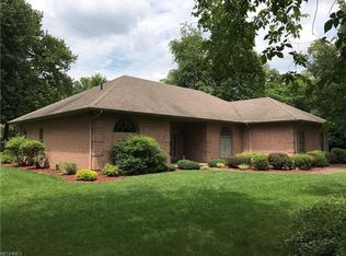Briscoe Rd, Parkersburg, WV 26104