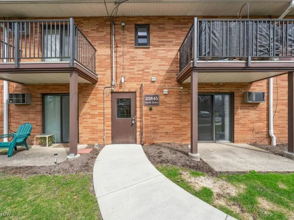 23845 David Dr Unit 104, North Olmsted, OH 44070