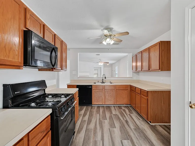 21907 Willow Shade Ln — Photo 14