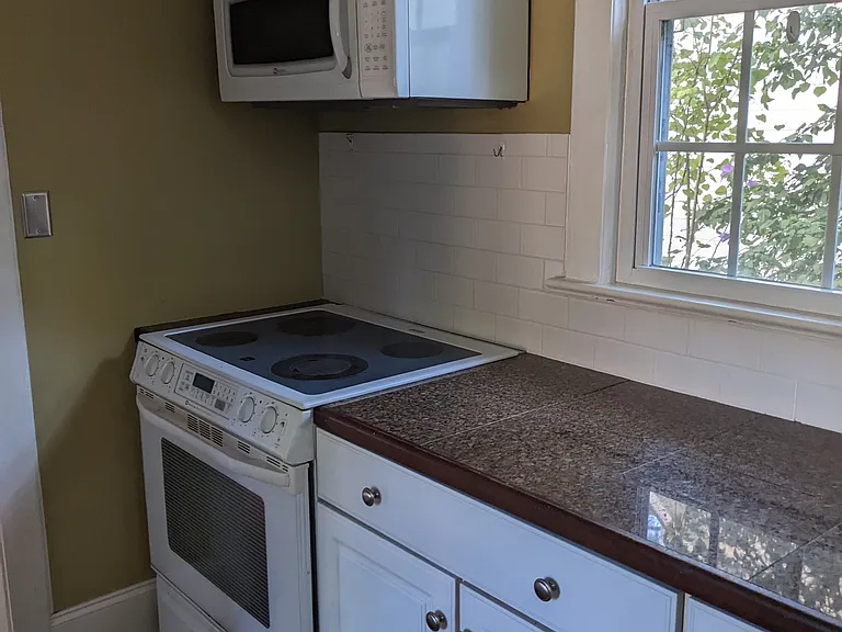 209 E Faris Rd — Photo 11