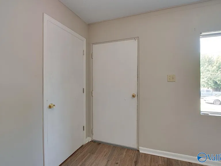 1330 Oshaughnessy Ave NE #A — Photo 10