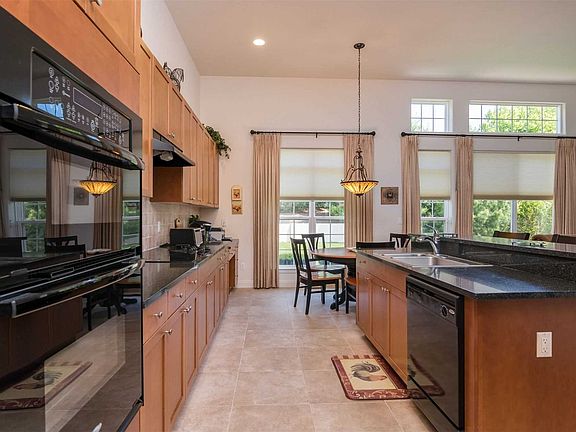 5th image of 51 Hamlet Woods Dr