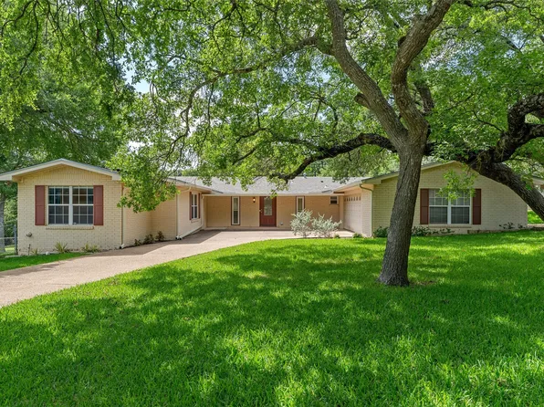 640 Cardinal Dr, Woodway, TX 76712