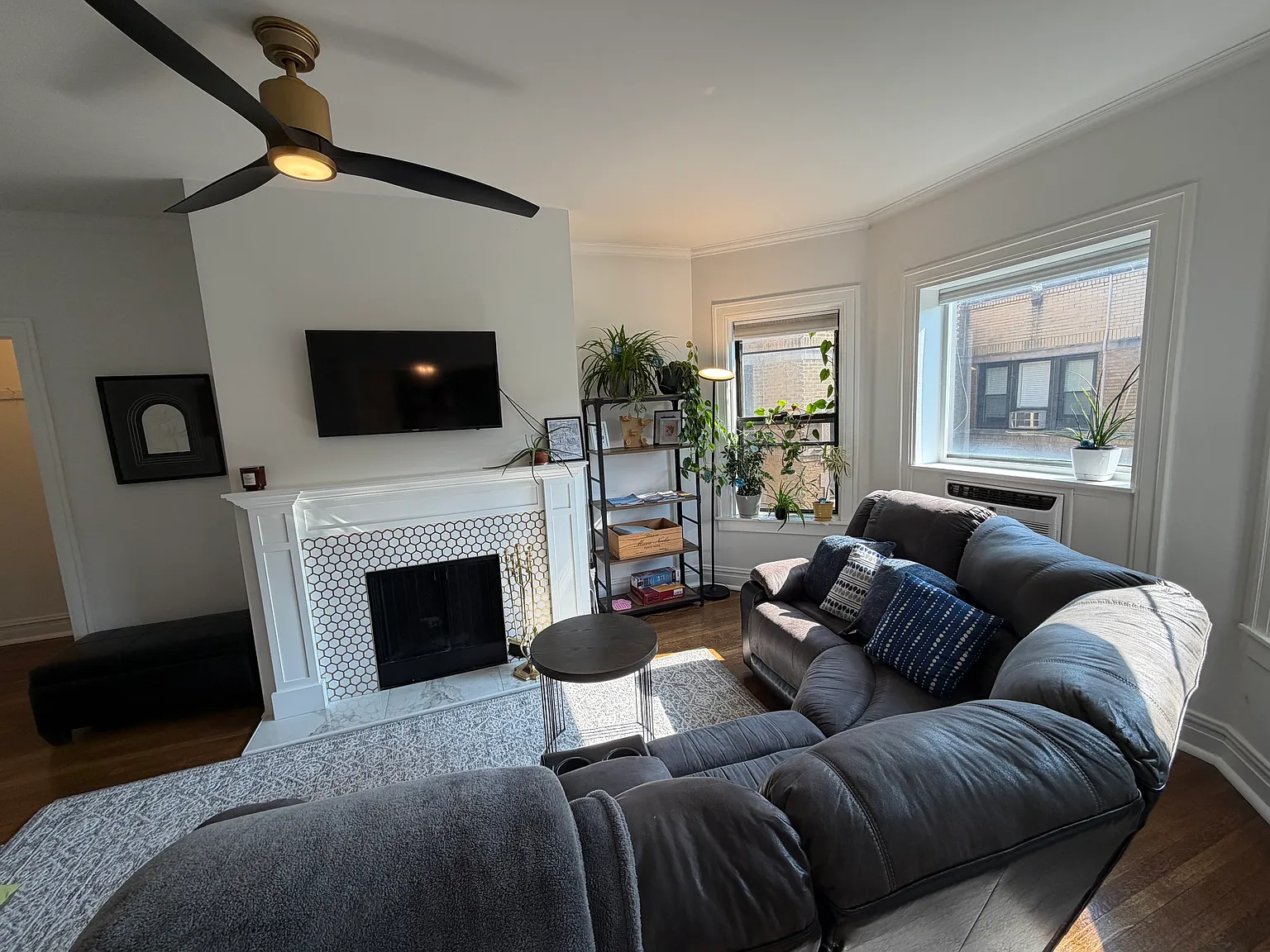 1 bed, 706 sqft, $2,695 — Photo 3