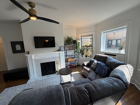 3rd image of 541 W Brompton Ave APT 3N