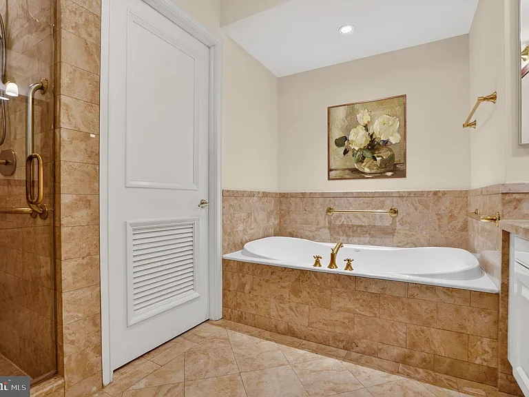 1155 23rd St NW #5D — Photo 10