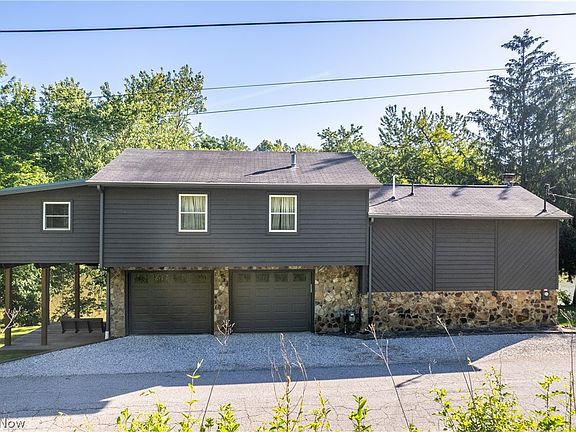 2nd image of 842 River Rd