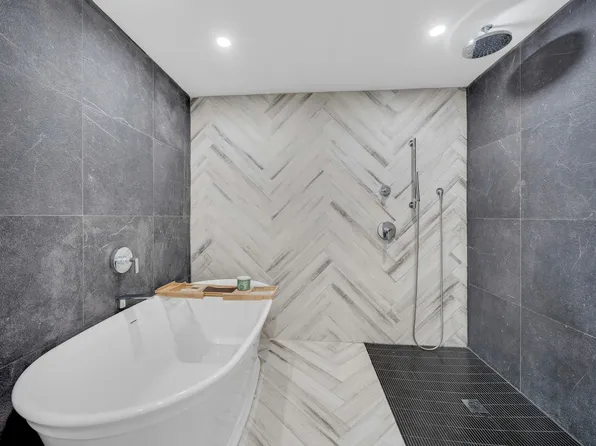 1077 River Road image 21 of 33