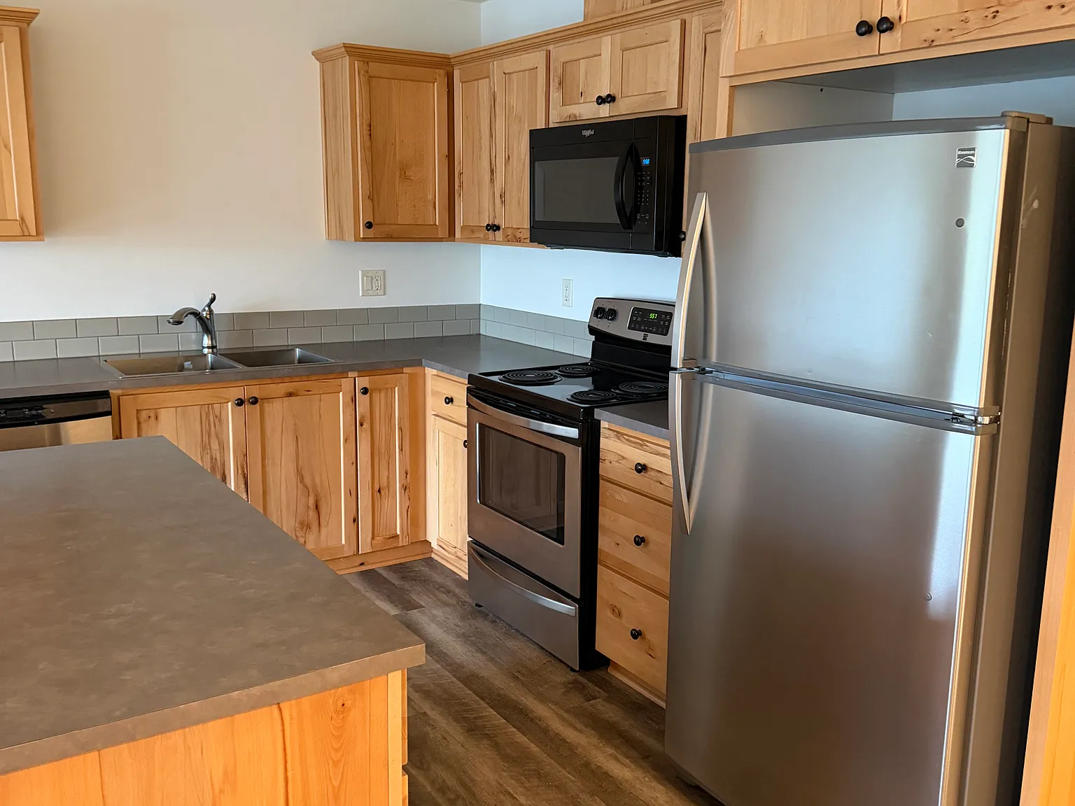 2 bed, 1050 sqft, $1,750 — Photo 4