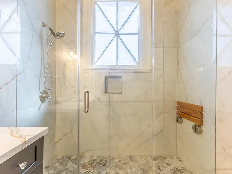 2329 Columbus St — Photo 7