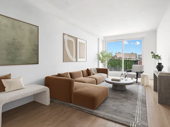 424 Evergreen Avenue image 1 of 8