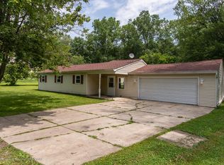 2172 Gilbert Rd, Lansing, MI 48911