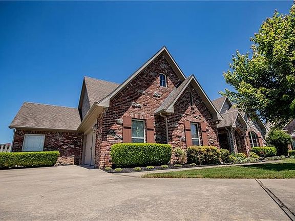 2nd image of 3350 Paris Ln