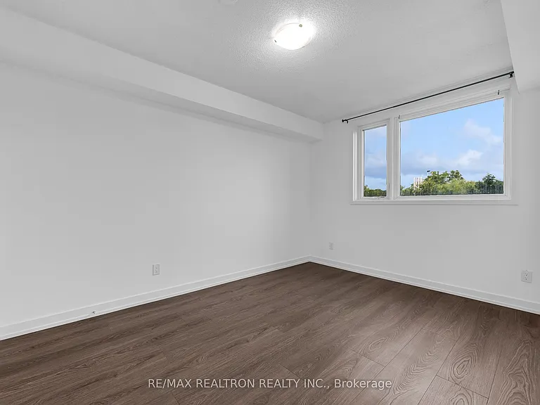 1135 Cooke Blvd #114 — Photo 9