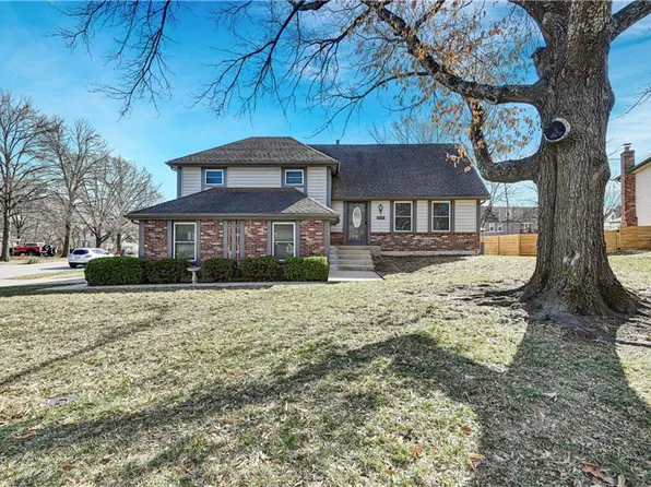 1131 S Winterbrooke Dr, Olathe, KS 66062