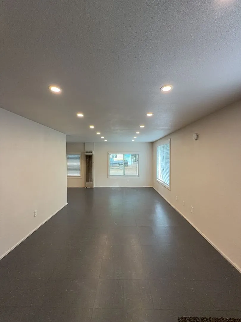 13590 Eastlake Dr Ext — Photo 3