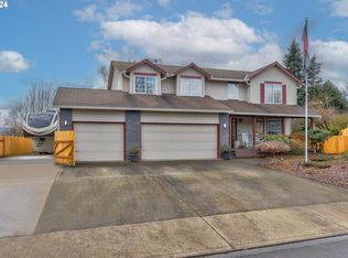 1257 E Pioneer Loop, La Center, WA