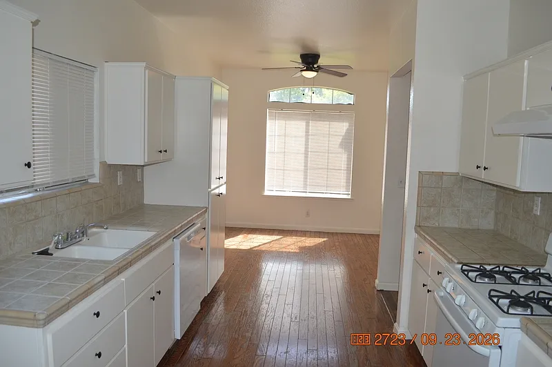 4 bed, 2.0 bath, 1778 sqft, $2,650 — Photo 3