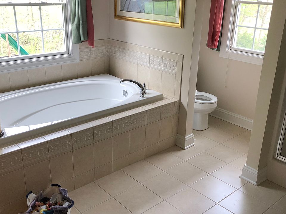 1st image of 2240 Hunting Valley Ln