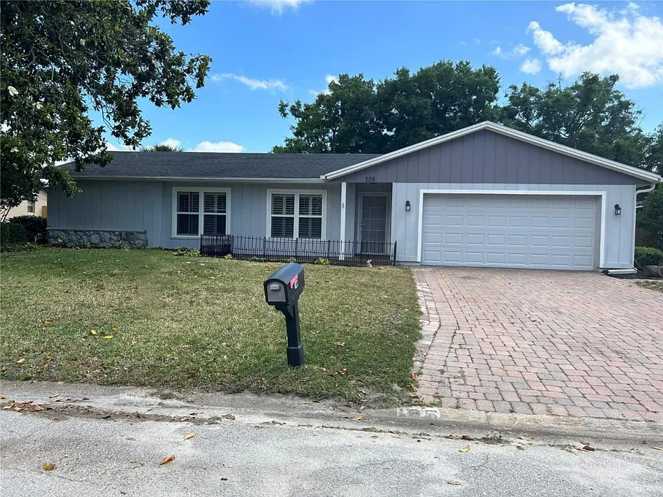 105 E Cottesmore Cir