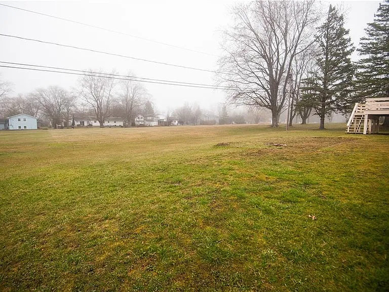 38 Kathy Dr — Photo 2