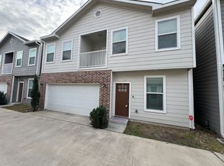 120 Sylvester Rd, Houston, TX 77009