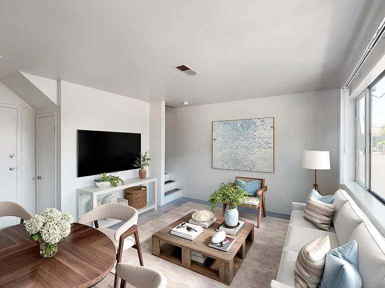 Bay Terrace — Photo 16