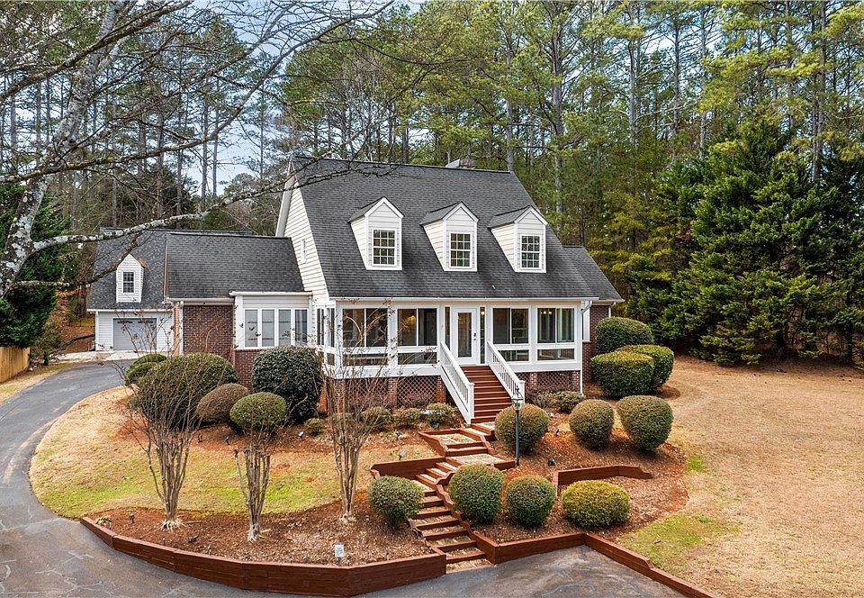 1st image of 104 Emerald Pointe Dr