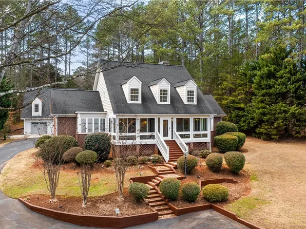 104 Emerald Pointe Dr, Seneca, SC 29672