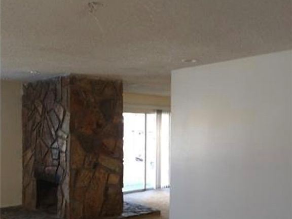 5th image of 212 Bradshaw Way