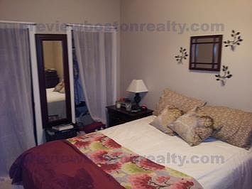 2nd image of 61 Thatcher St #260