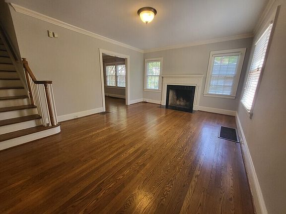 2nd image of 224 S Laurel Ave