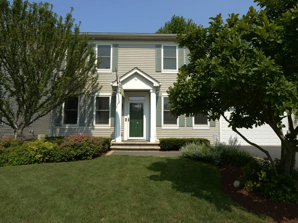 2921 Grand Ridge Cir, Aurora, IL 60503