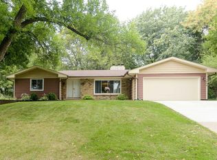 1004 E 132nd St, Burnsville, MN 55337