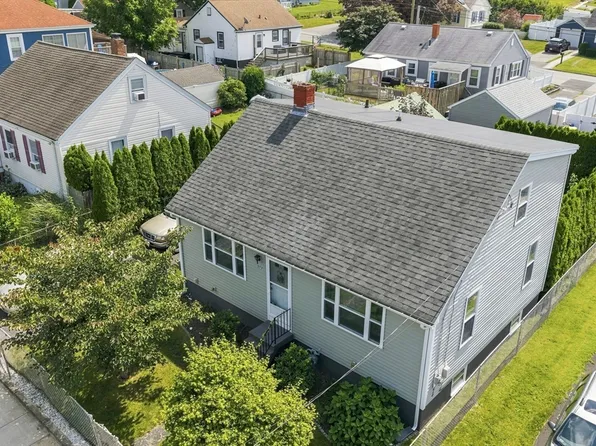 577 Pokross St, Fall River, MA 02724