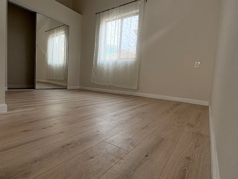 10642 Mountair Ave — Photo 7