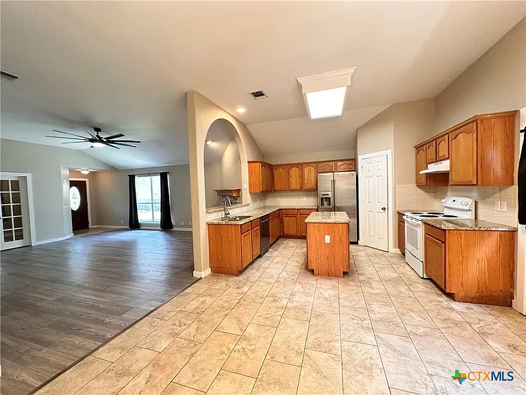2029 Northview Dr — Photo 12