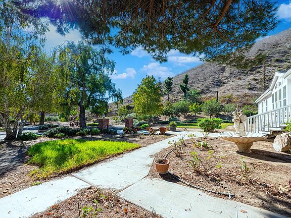 5th image of 1057 E La Loma Ave