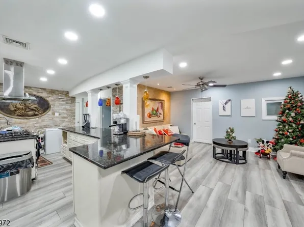 376 Elmora Ave Floor 2, Elizabeth, NJ 07208