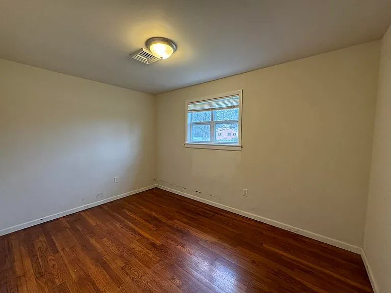 6641 Conway Rd — Photo 11
