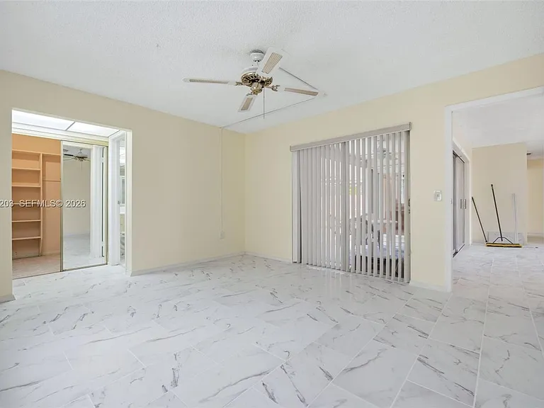 920 NW 92nd Ave — Photo 27