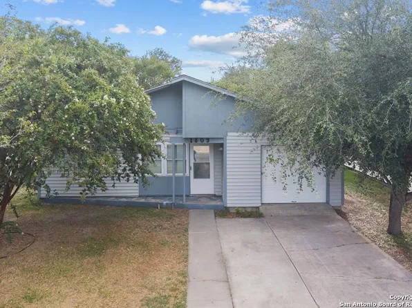 1809 N Mckinley, Beeville 78102