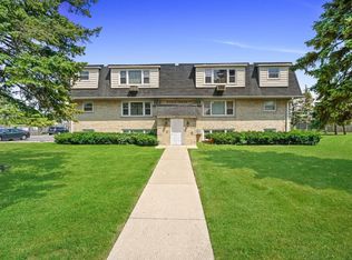 5815 Rose Ave APT 11, La Grange, IL 60525